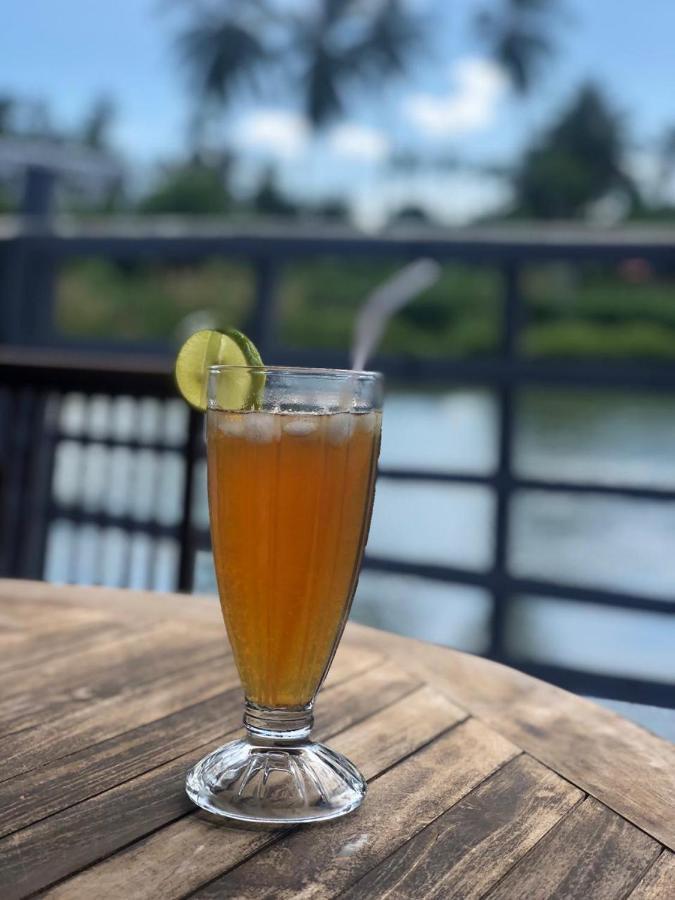 Waingapu 维沙塔茅屋及艾利姆餐厅酒店 外观 照片